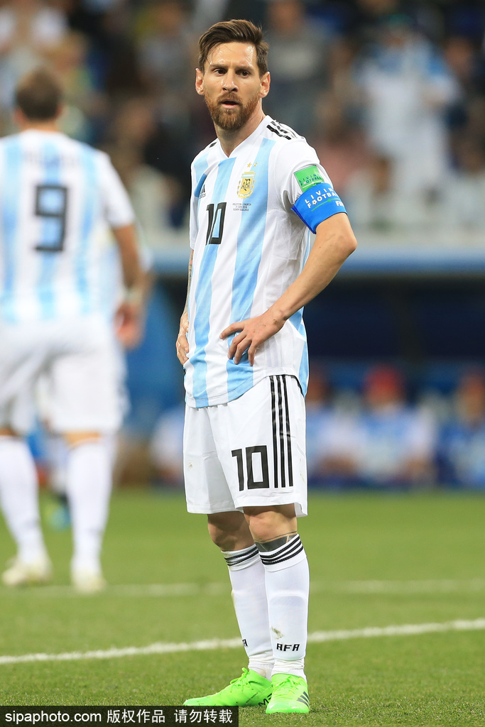 造访迈阿密国际，特雷泽盖晒与梅西合影：毋庸置疑的第一人